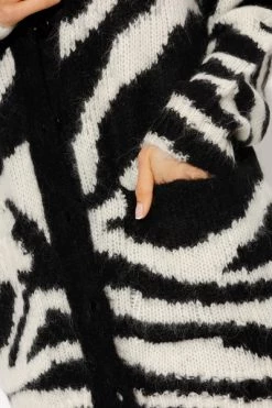 Dries Van Noten Vesten Cardigan With Pockets Black 10 Dries Van Noten Vesten Cardigan With Pockets Black -Dries Van Noten Verkoopwinkel 4051e21571809b727a558383672edb23