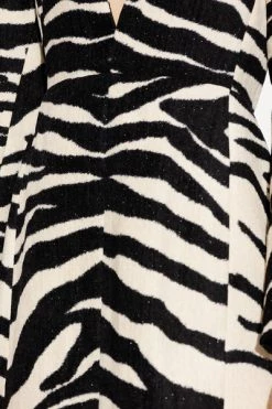 Dries Van Noten Casual Jurken Dress With Plunging Neckline Black -Dries Van Noten Verkoopwinkel 9eaa0b94d76a7a93310c0333c16853bc